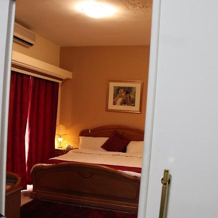 Hotel The Diplomat Bejrut Zewnętrze zdjęcie