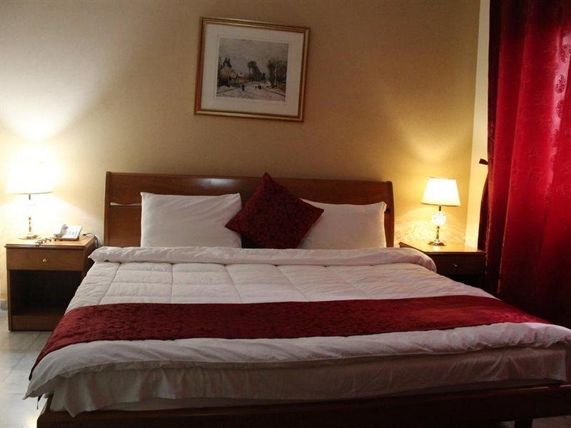 Hotel The Diplomat Bejrut Zewnętrze zdjęcie