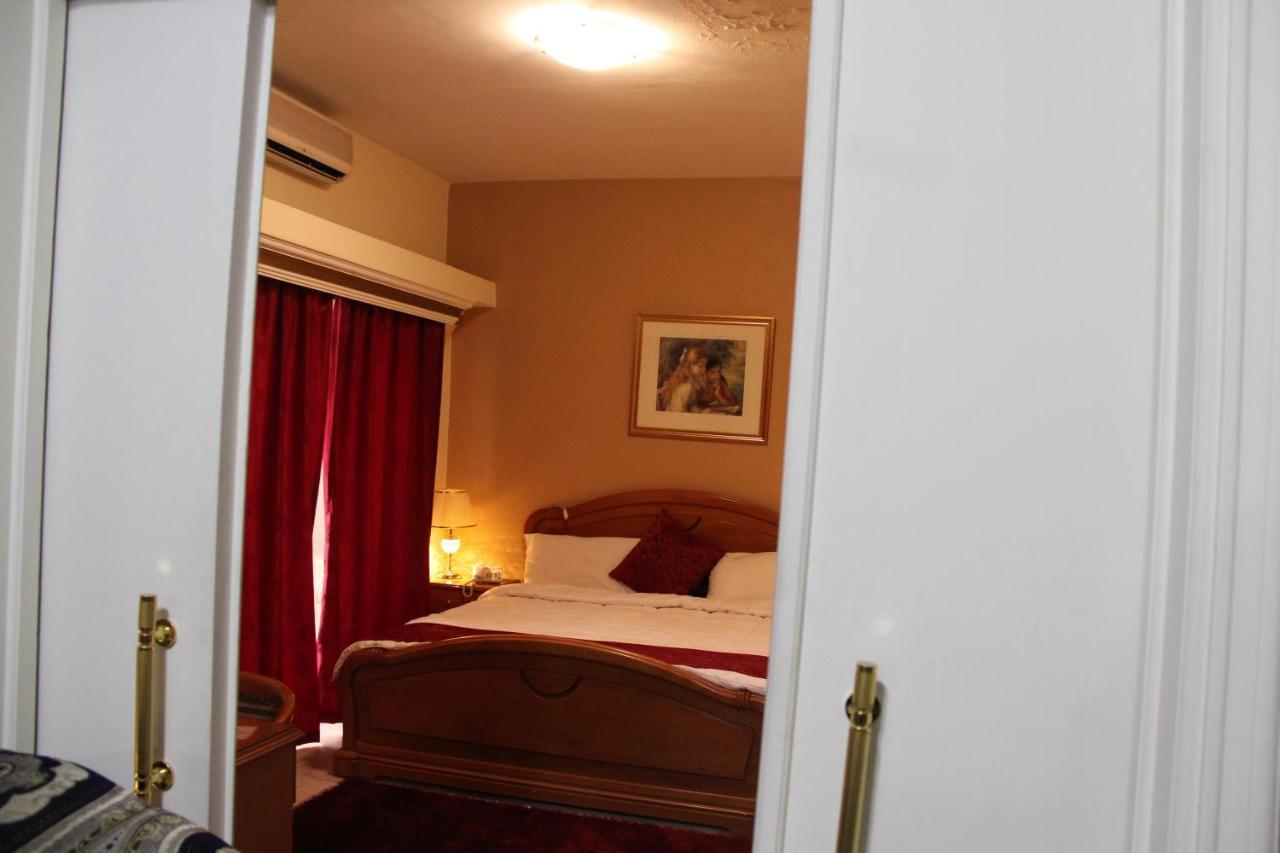 Hotel The Diplomat Bejrut Zewnętrze zdjęcie