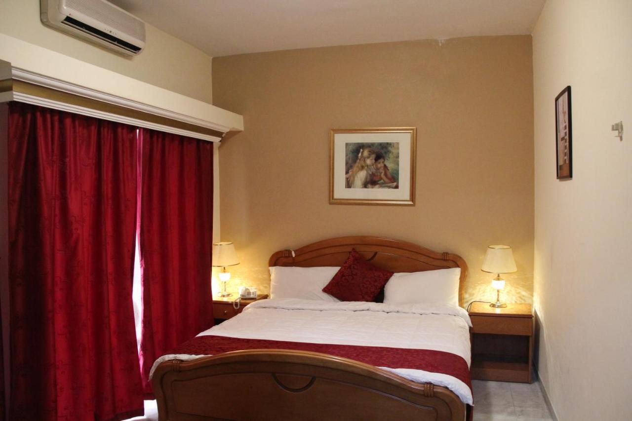 Hotel The Diplomat Bejrut Zewnętrze zdjęcie