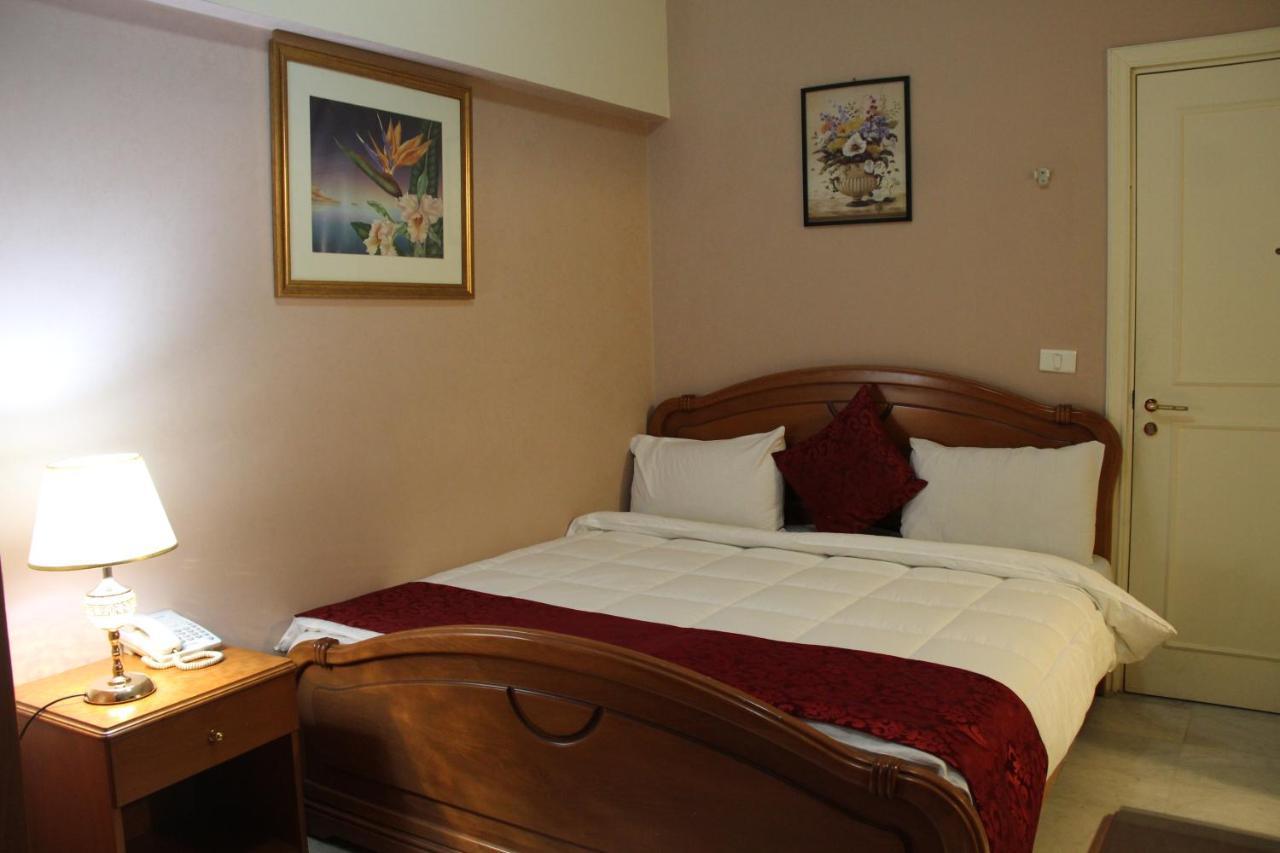 Hotel The Diplomat Bejrut Zewnętrze zdjęcie