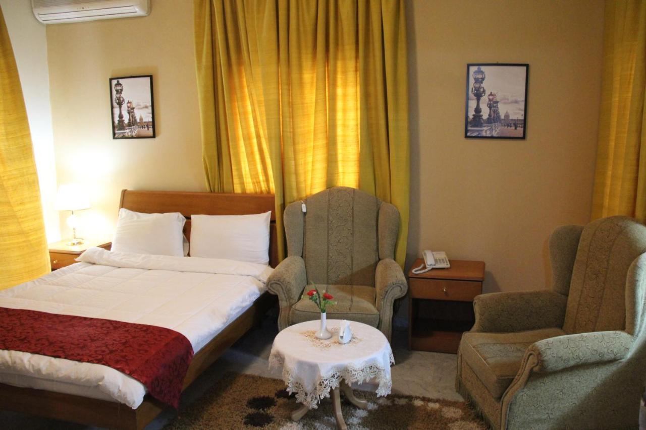Hotel The Diplomat Bejrut Zewnętrze zdjęcie