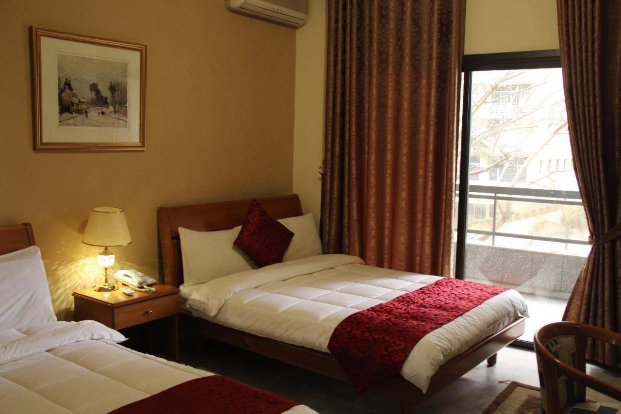 Hotel The Diplomat Bejrut Zewnętrze zdjęcie